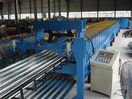 Shelves roll forming machine